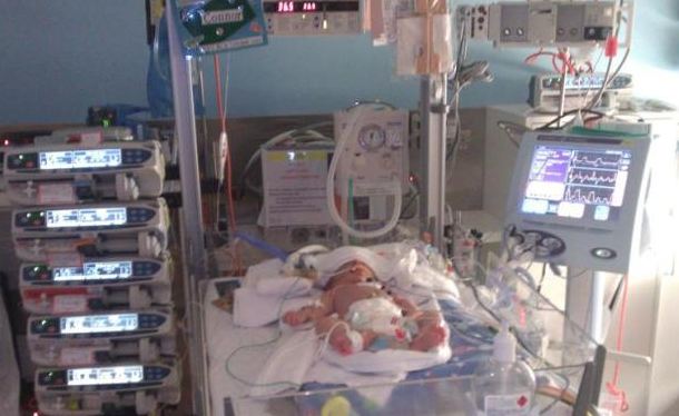 Βρέφος μιας ώρας μεταφέρθηκε επειγόντως με Σούπερ Πούμα στο Ηράκλειο