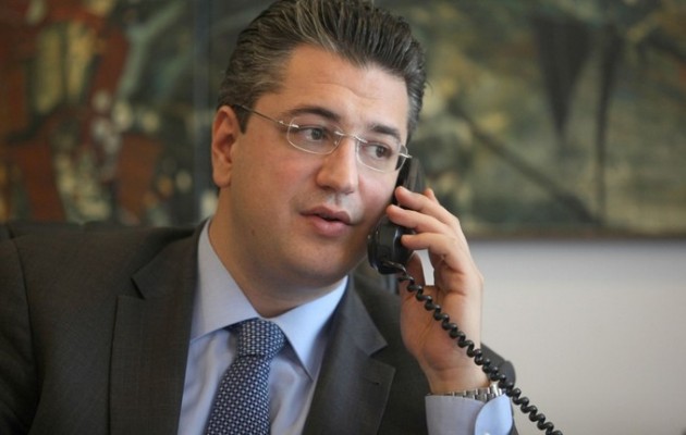 Στο πλευρό του Τζιτζικώστα φίλοι και υποστηρικτές του Αντώνη Σαμαρά