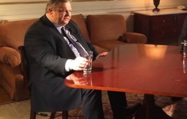 Ο Βενιζέλος κάνει σχέδια για την πολιτική του επιβίωση την επόμενη ημέρα