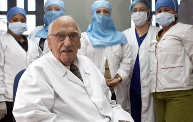 Απεβίωσε ο γιατρός που έσωσε χιλιάδες λεπρούς με το εμβόλιό του