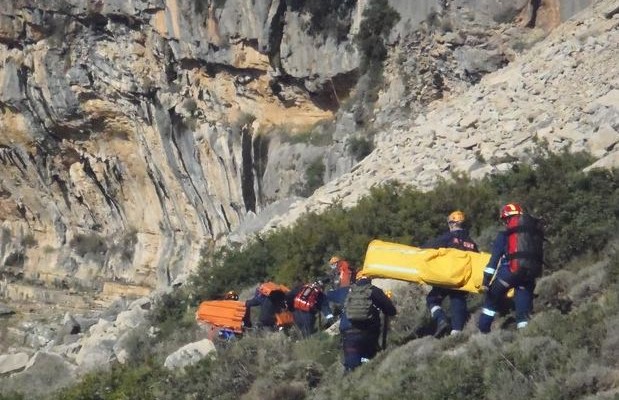 Κρήτη: Κινητό και Facebook έσωσαν τουρίστρια που είχε πέσει σε γκρεμό