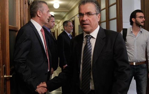 Ντινόπουλος: Καμιά απόλυση στην αυτοδιοίκηση, ο Μητσοτάκης έχει “δεξαμενές”
