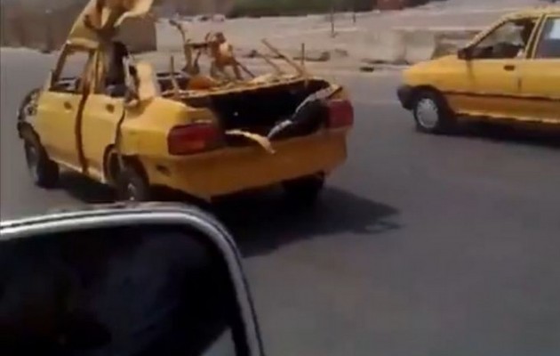 Ιράκ: Το βομβαρδισμένο… κάμπριο ταξί που… συναρπάζει (βίντεο)