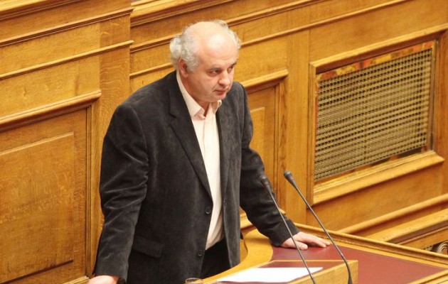 Το ΚΚΕ καταψηφίζει την πολιτική της κυβέρνησης και του Σταϊκούρα