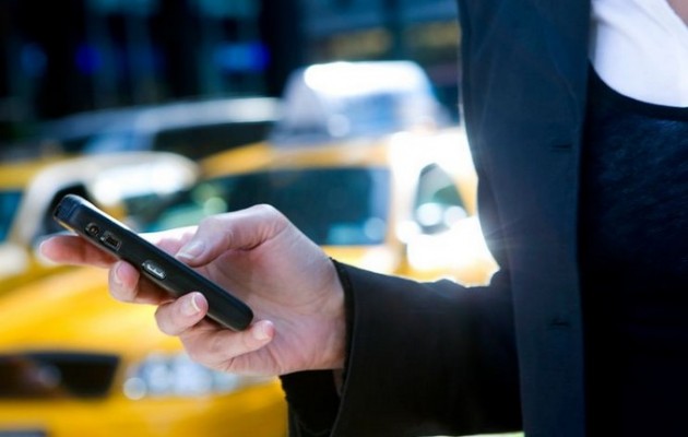 “Οι κυβερνήσεις ζητούν από τις εταιρείες να καταγράφουν τα κινητά τηλέφωνα”
