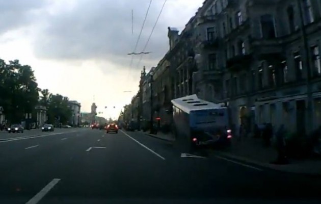 Ρωσία: Οδηγός χάνει τις αισθήσεις και τραυματίζει 22 πεζούς (βίντεο)