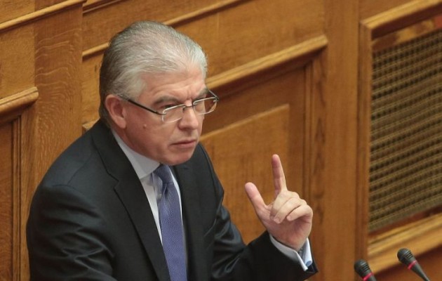 Ωμή παραδοχή: “Παρακολουθούνται όλα τα τηλέφωνα”