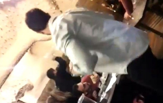 Πεδίο μάχης σουβλατζίδικο στην Μελβούρνη για ένα… τραπέζι (βίντεο)