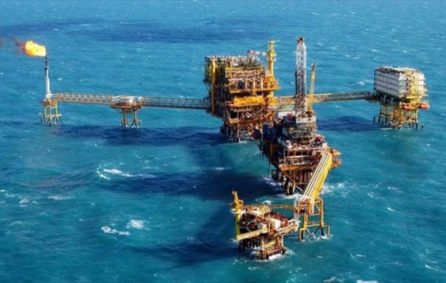 Τροπικός κυκλώνας κινείται προς διυλιστήριο πετρελαίου στο Μεξικό