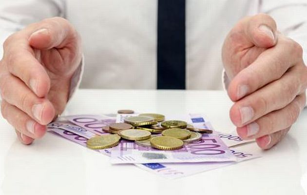 Νέο χαράτσι: Αυξάνεται η παρακράτηση από μισθούς και συντάξεις