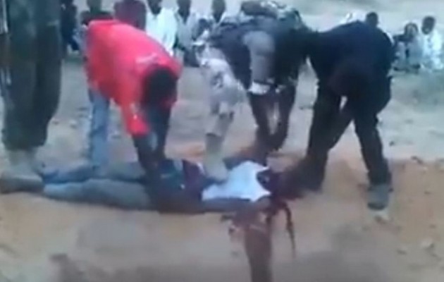 Φρίκη στη Νιγηρία: Σφάζουν αθώους ανθρώπους (βίντεο)