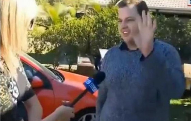 Απίστευτο βίντεο: Δεν ήθελε να κάνει δηλώσεις και μπουγέλωσε τη ρεπόρτερ