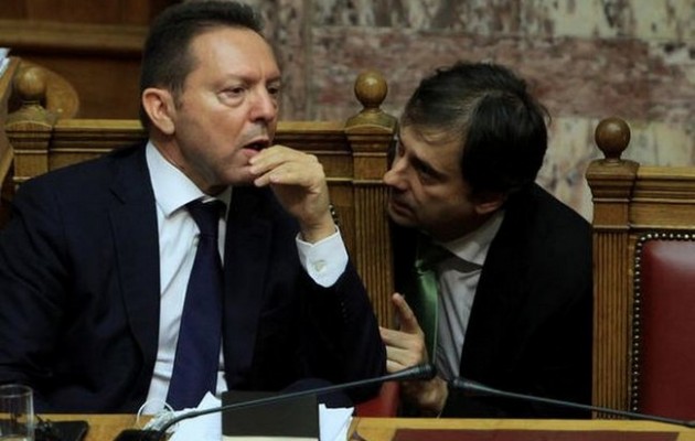 Ο Στουρνάρας έκανε αποδεκτή την παραίτηση που… ζήτησε από τον Θεοχάρη