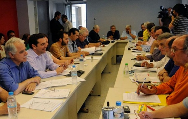 Σε ρόλο πυροσβέστη ο Τσίπρας μεταξύ σοσιαλιστών και αριστεριστών