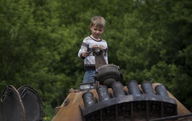 Ουκρανία: Δημιουργία ανθρωπιστικών διαδρομών με εντολή Ποροσένκο