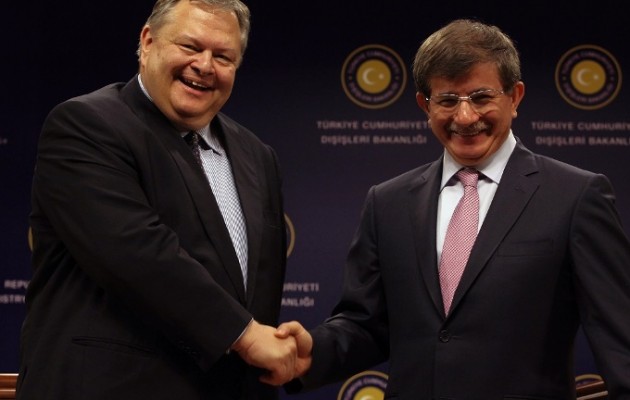 Διπλωματικοί κύκλοι ανησυχούν για την απειρία Βενιζέλου στα εθνικά θέματα, μετά τη συνάντηση με Νταβούτογλου