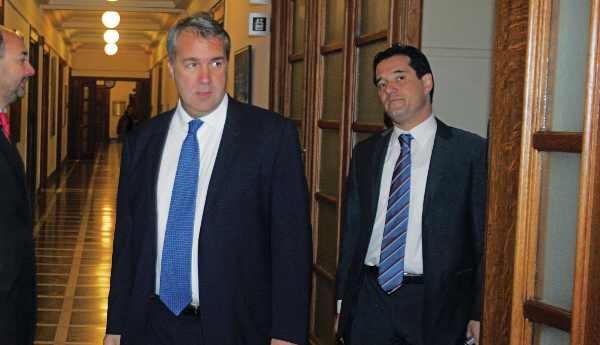 Βορίδης – Γεωργιάδης αντάλλαξαν φιλοφρονήσεις στο υπουργείο Υγείας