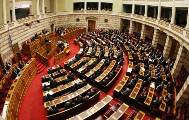Βουλευτές της ΝΔ ζητούν αποκατάσταση των μισθών των ενόπλων για να ψηφίσουν την τροπολογία για τους δικαστές