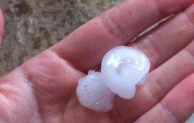 Ο καιρός τρελάθηκε στην Αθήνα – Έριξε χαλάζι!