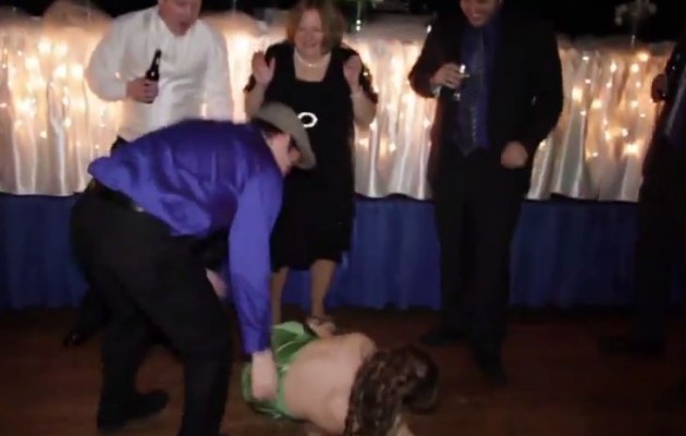 Δεν έχουν όλοι ταλέντο στο… χορό (βίντεο)