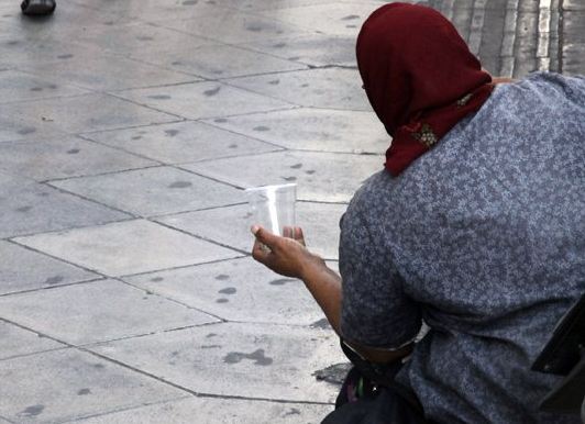 Θεσσαλονίκη: Παρίστανε την κωφάλαλη και κέρδιζε χρήματα