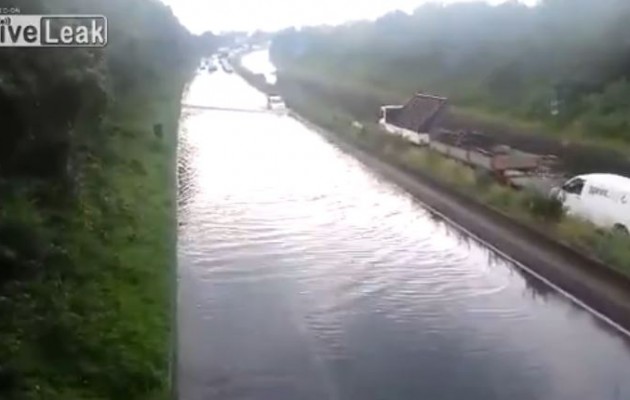 Έκπληξη: Πλημμυρίζουν και στην Γερμανία οι εθνικές οδοί (βίντεο)