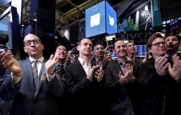 Όχι άλλο success story: Η Ελλάδα ξαναβγαίνει στις αγορές με αποικιακούς όρους