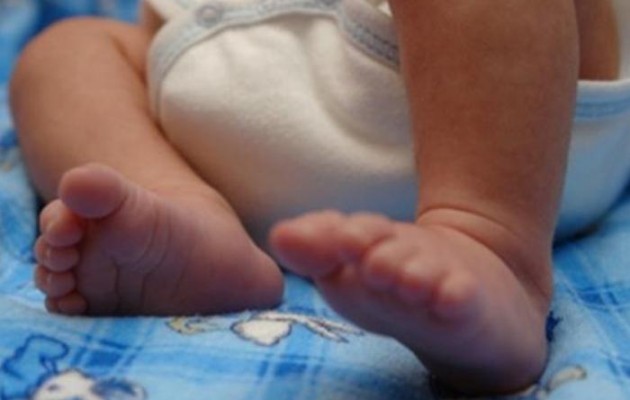 Σοκ στη Θεσσαλονίκη: Μητροκτόνος άφησε το μωρό της να πεθάνει μέσα στη ντουλάπα