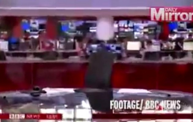 BBC: Το δελτίο ξεκίνησε χωρίς τον παρουσιαστή (βίντεο)