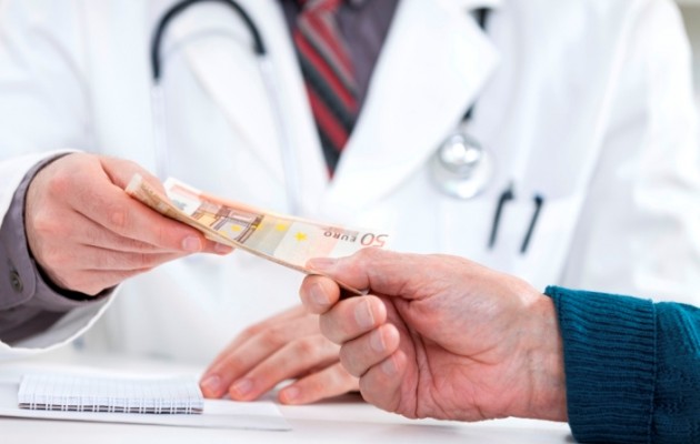 Σε αργία τέθηκε ο καρδιοχειρουργός του Ευαγγελισμού για το φακελάκι