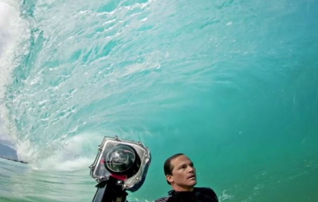 Εκπληκτικές εικόνες μέσα από τα κύματα (βίντεο)