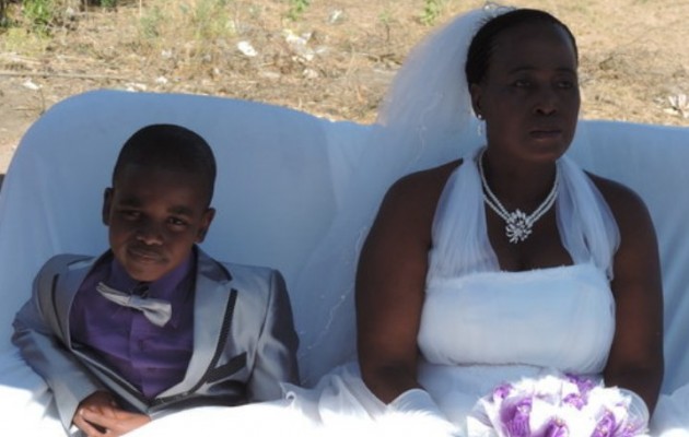 Ο γαμπρός 9 χρονών, η νύφη 62 – Που και γιατί έγινε αυτός ο απίθανος γάμος!