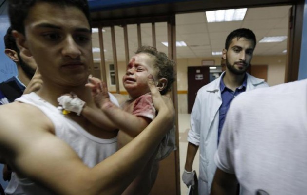 Δραματική κατάσταση στη Γάζα: 300 νεκροί, 2.200 τραυματίες, 80% άμαχοι, γυναίκες, μικρά παιδιά