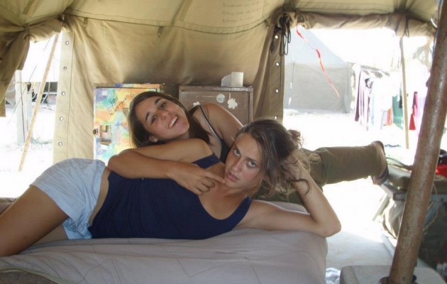 ΦΩΤΟ και ΒΙΝΤΕΟ: Οι στρατιωτίνες του Ισραήλ ποζάρουν έτοιμες για όλα!