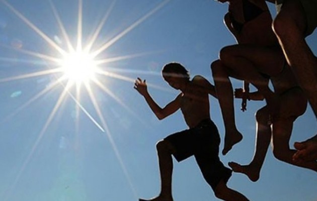 Καλοκαίρι σε όλη τη χώρα, με ήλιο δίχως καύσωνα