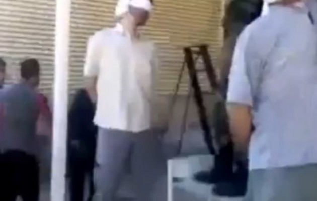 Σοκ στο Ιράν: Τον συγχώρεσαν 13 δευτερόλεπτα μετά τον απαγχονισμό του (βίντεο)