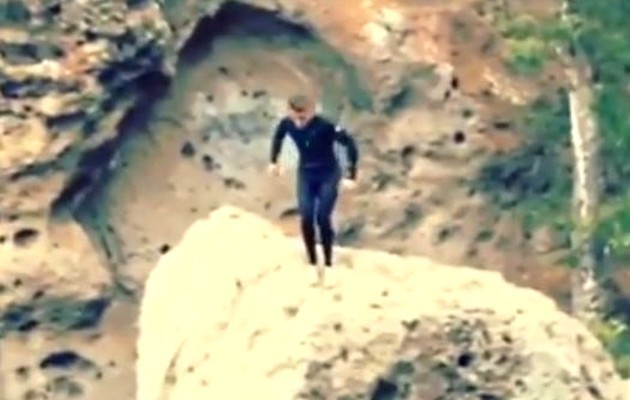 Βουτιά για κλάματα από τον Τζάστιν Μπίμπερ (βίντεο)