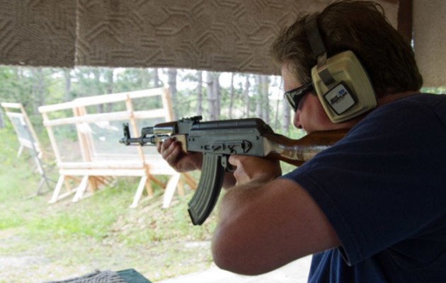 Καλάσνικοφ: Κρίμα που οι κυρώσεις θα στερήσουν τα όπλα μας στους Αμερικανούς