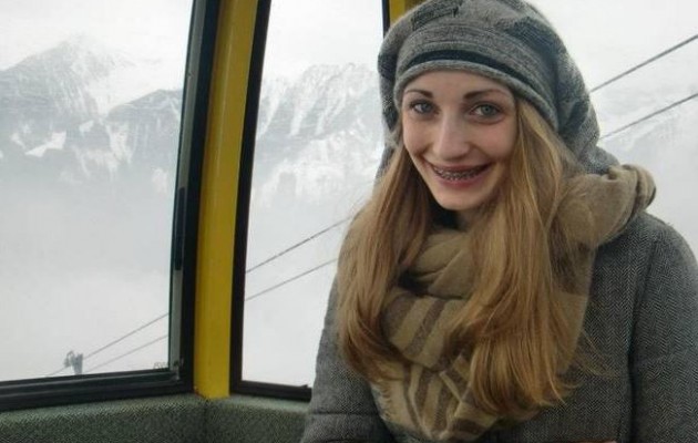 Τραγικός θάνατος 19χρονης όταν τα μαλλιά της μπλέχτηκαν στο τιμόνι
