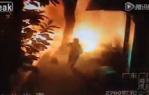 Κίνα: Κάηκαν ζωντανοί σε έκρηξη λεωφορείου (βίντεο)