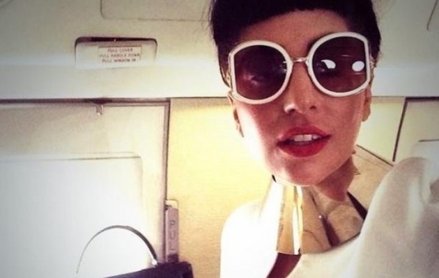 #FreeTheNipple Η Lady Gaga έβγαλε τη θηλή της στο instagram (δείτε ολόκληρη τη φωτο)