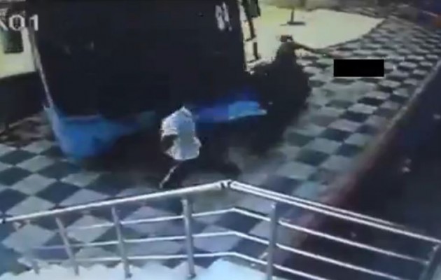 Κωνσταντινούπολη: Φρικτός θάνατος – Τον έλιωσε το λεωφορείο (βίντεο)