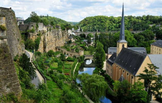 Πώς το Λουξεμβούργο έστησε το φορολογικό του παράδεισο – Η Amazon πληρώνει ΦΠΑ 3%