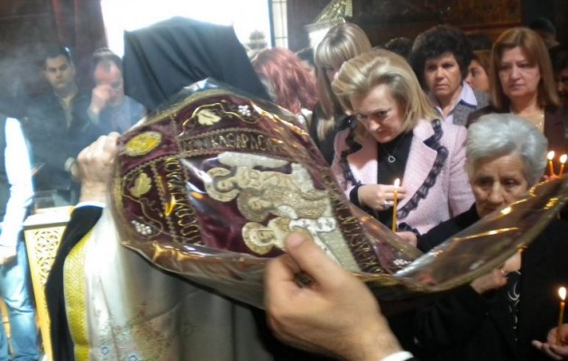 Πάτρα: Ιερέας απαιτεί από ανάπηρη να φοράει… φούστα