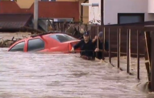 Η μισή Ευρώπη έχει πλημμυρίσει (βίντεο)