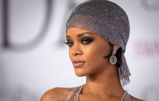 Δείτε ποιος έστελνε απειλητικά μηνύματα στην Ριάνα