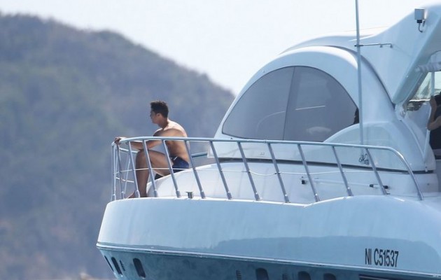 Σκαφάτες διακοπές στην Μύκονο κάνει ο Ρονάλντο (βίντεο)