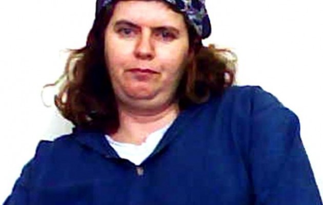 Ξανθιά με κοντό μαλλί η Πόλα Ρούπα σε φωτογραφίες από κλειστό κύκλωμα