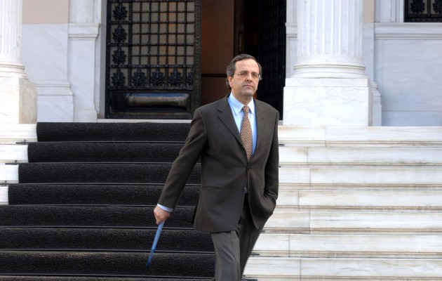 Συνάντηση Σαμαρά, Βενιζέλου, Χαρδούβελη στο Μαξίμου και στο βάθος τρόικα