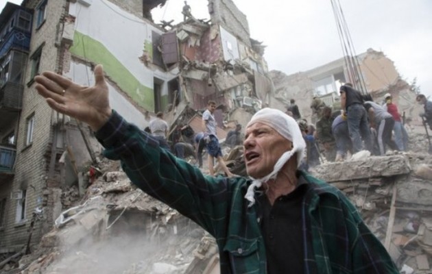 Ουκρανία: Αεροπορική επιδρομή με θύματα αμάχους (εικόνες και βίντεο από το μακελειό)